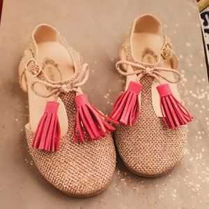 Joyfolie Laiyla Tassel flats in Gold size 9